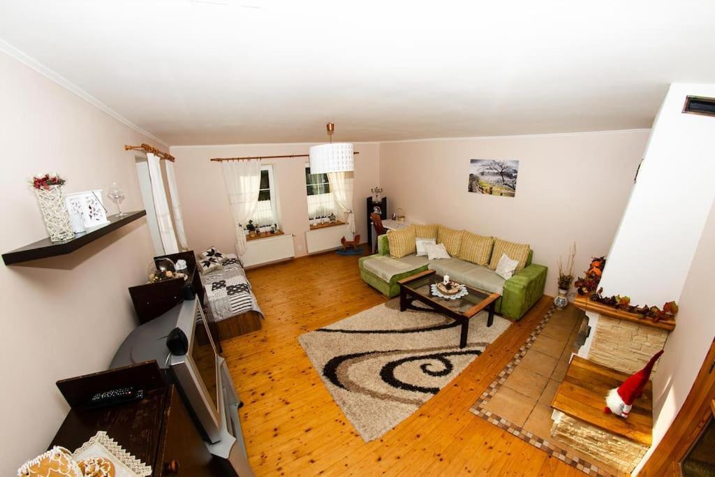 Zlty Domcek - Apartman Svabovce Exteriör bild
